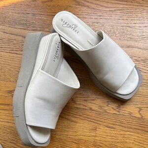 Naked Feet Women's Cream Slide Sandals